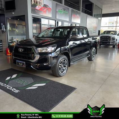 TOYOTA HILUX 2.8 D-4D TURBO DIESEL CD SRV 4X4 AUTOMÁTICO TOYOTA HILUX 2.8 D-4D TURBO DIESEL CD SRV 4X4 AUTOMÁTICO